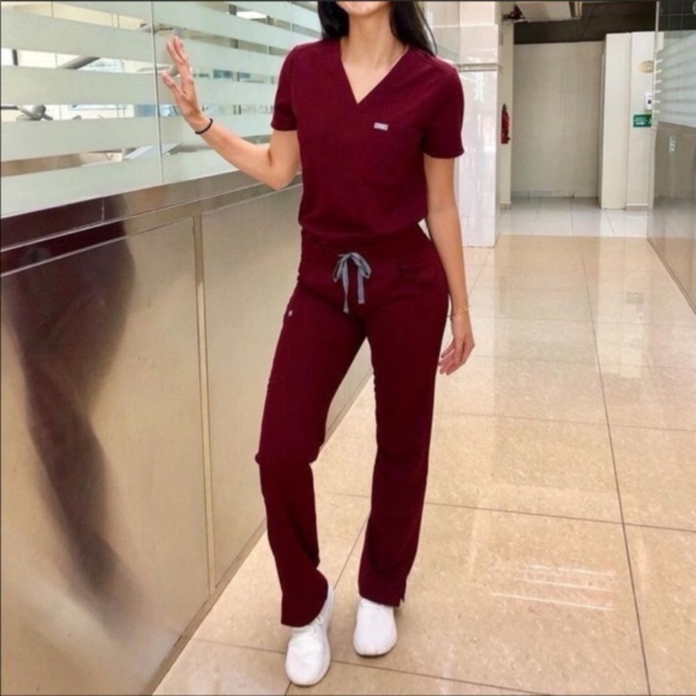 FIGS burgundy scrub set XXS/petite